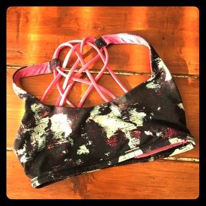 Lululemon sports bra